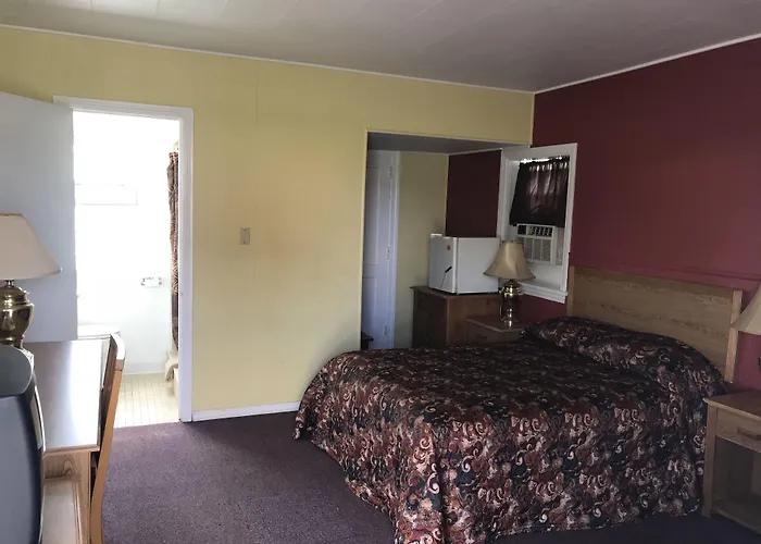 Crest Motel 2*
