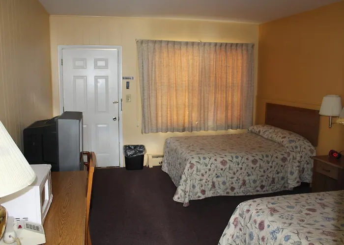 Crest Motel