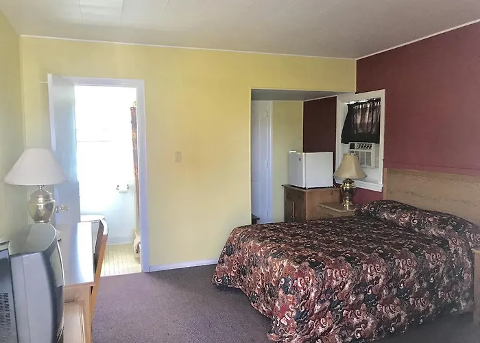 Crest Motel